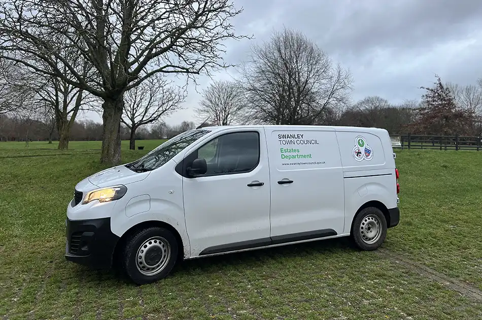 New electric van, capable of covering 200 urban miles on a full charge